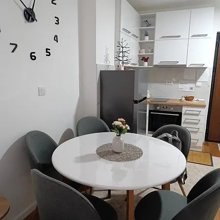 Lux Apartment Nis Exterior photo